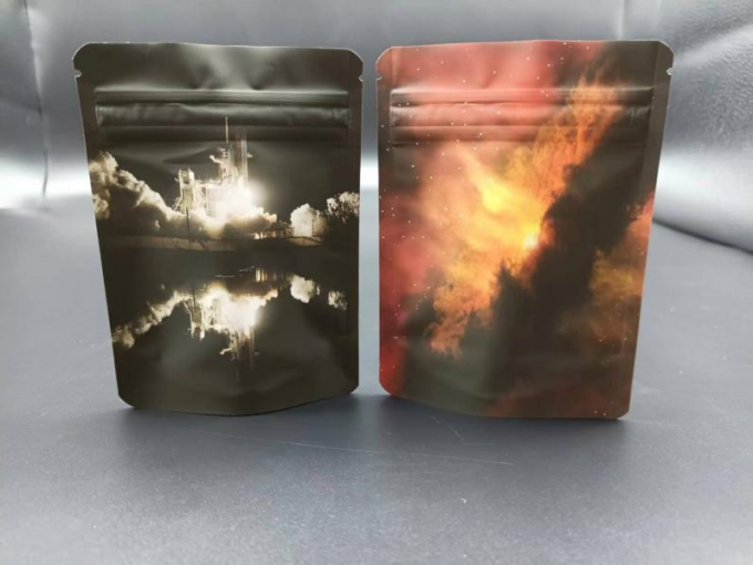 OEM Soft Touch Custom Printed Stand Up Pouch With Child Resistant Zipper 2
