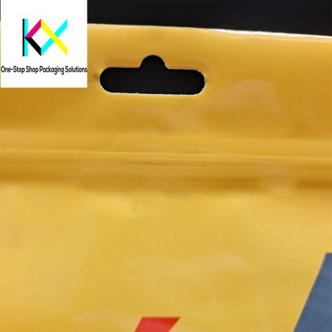 Low MOQ Custom Plastic Pouch Bags With Zipper , Commodity Packaging Pouch with Clear Window 2